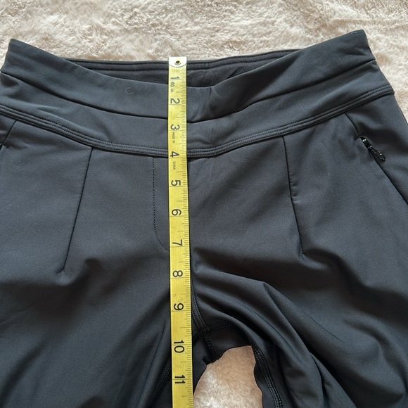 NWOT lululemon cold weather jogger - size 4 - Picture 11 of 13